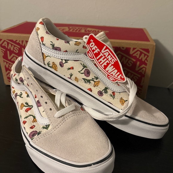 Vans Shoes - Vans Old Skool Poppy Floral Cream